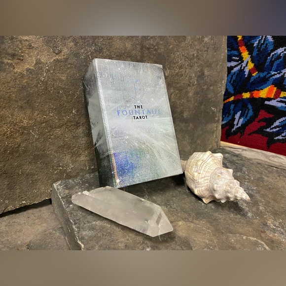 The Fountain Tarot Cards - Picture 2 of 8